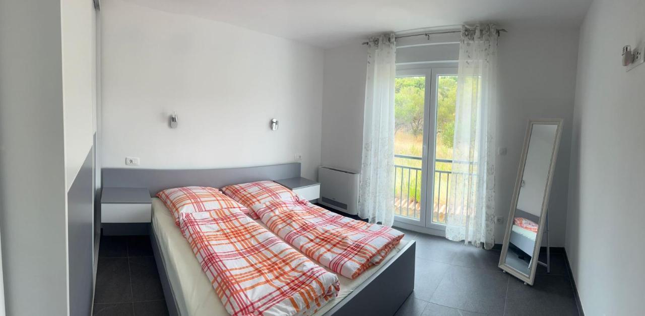 Apartmani Lana Rab Town Ngoại thất bức ảnh