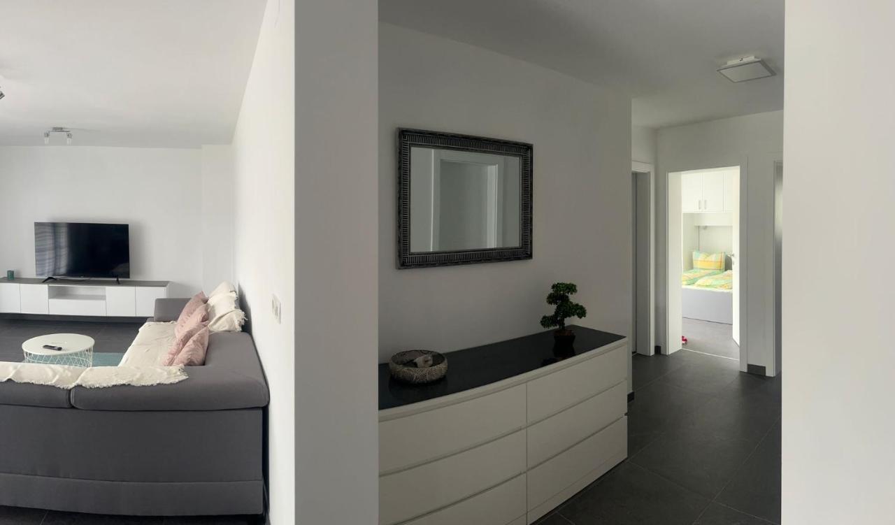 Apartmani Lana Rab Town Ngoại thất bức ảnh