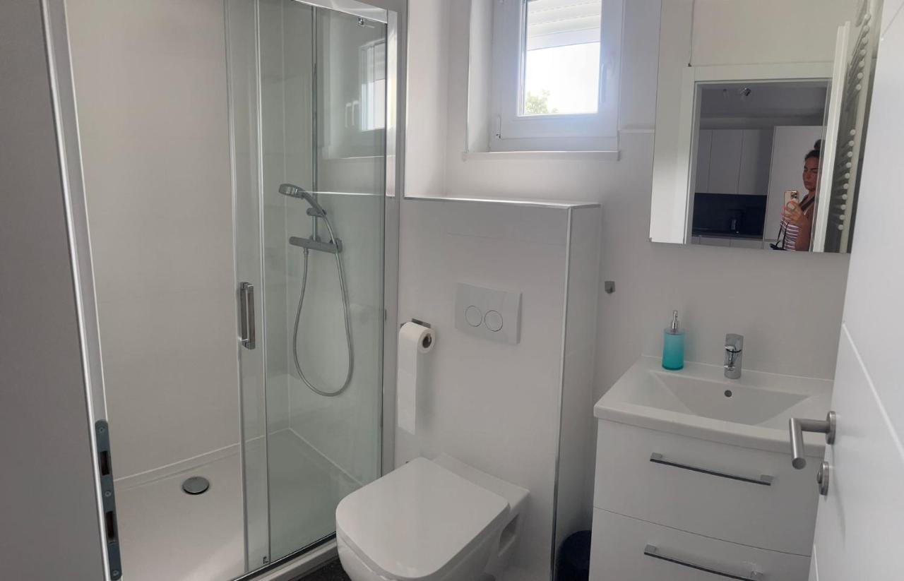 Apartmani Lana Rab Town Ngoại thất bức ảnh