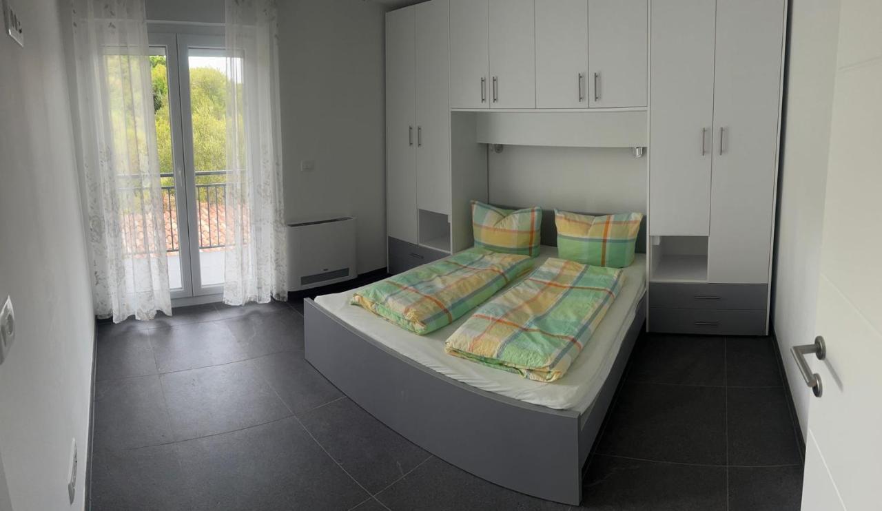 Apartmani Lana Rab Town Ngoại thất bức ảnh